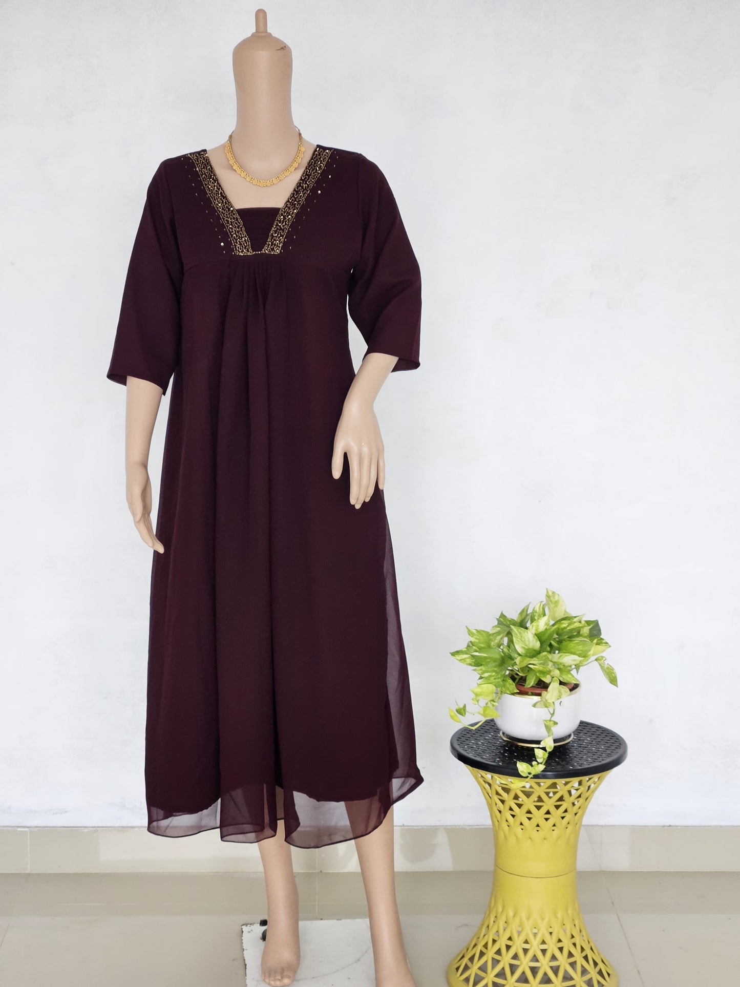 Hand worked designer Kurtis W9