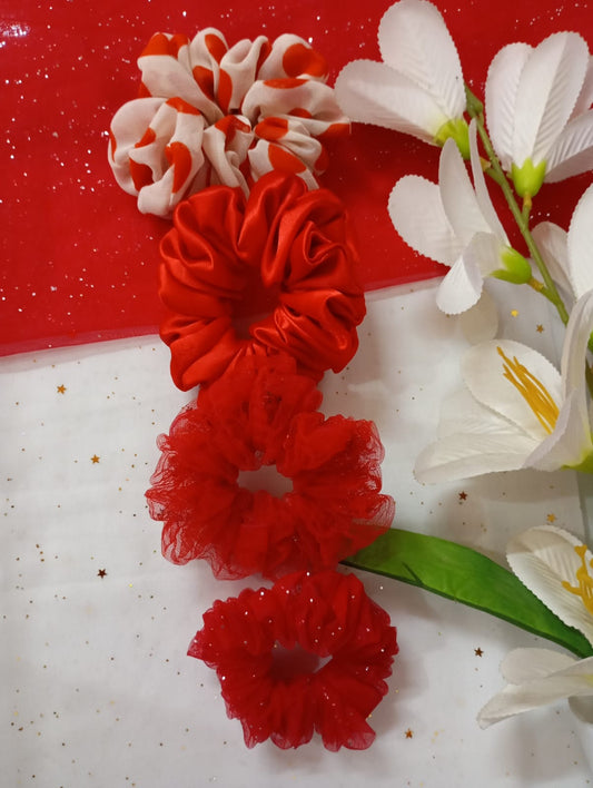 CHRISTMAS SPECIAL SCRUNCHIES S4