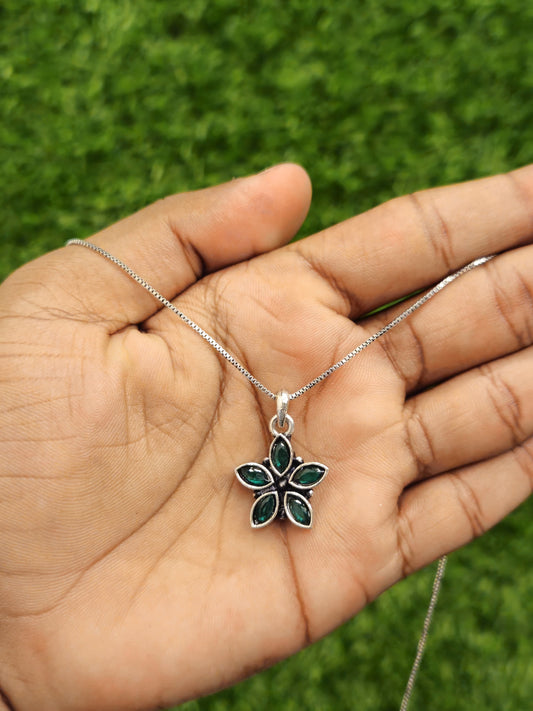 Lahariya Pendant P15