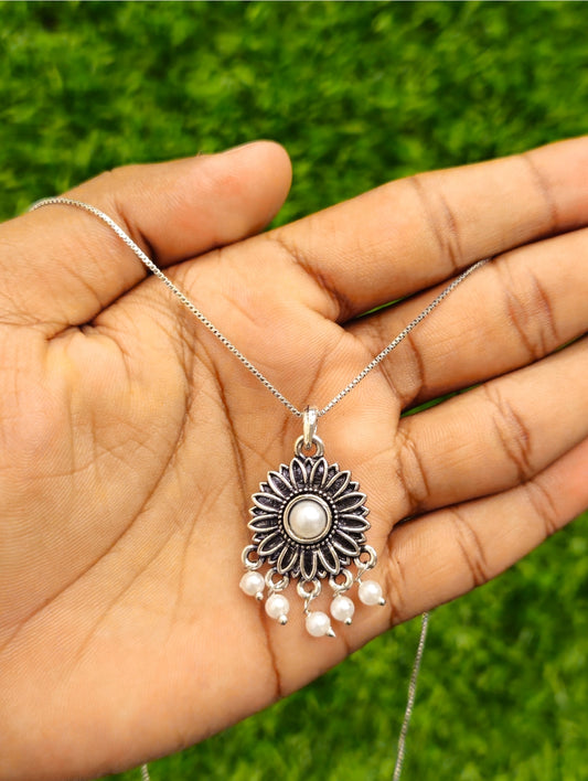 Lahariya Pendant P14