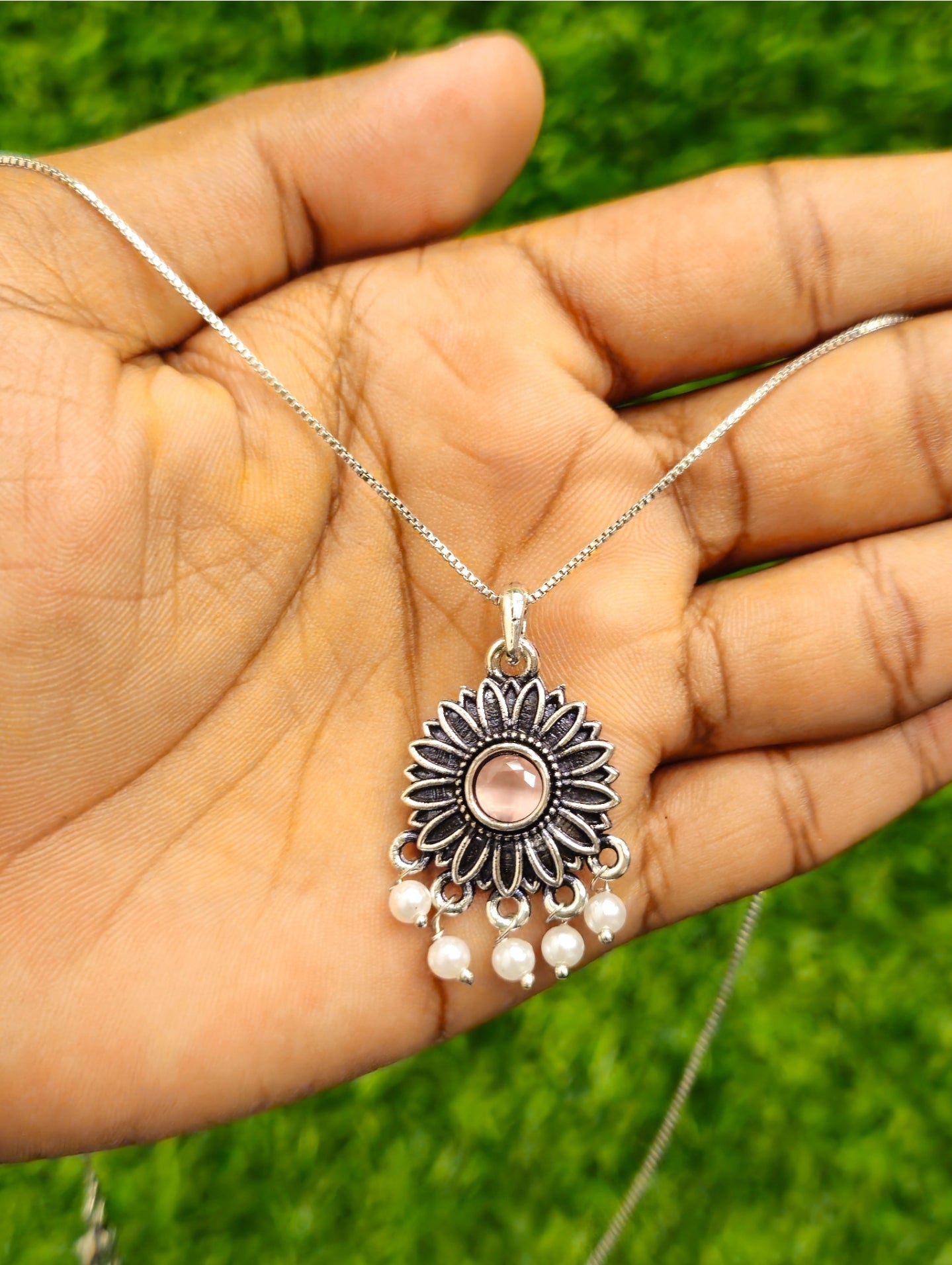 Lahariya Pendant P14