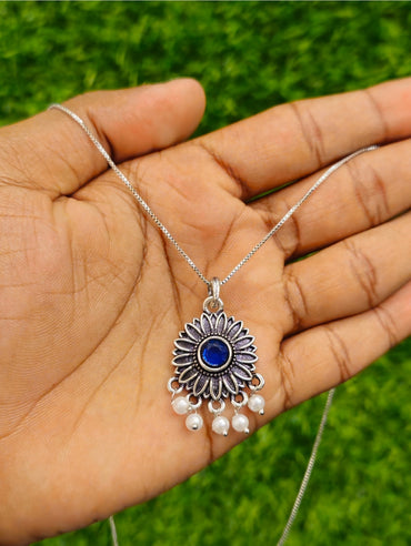 Lahariya Pendant P14