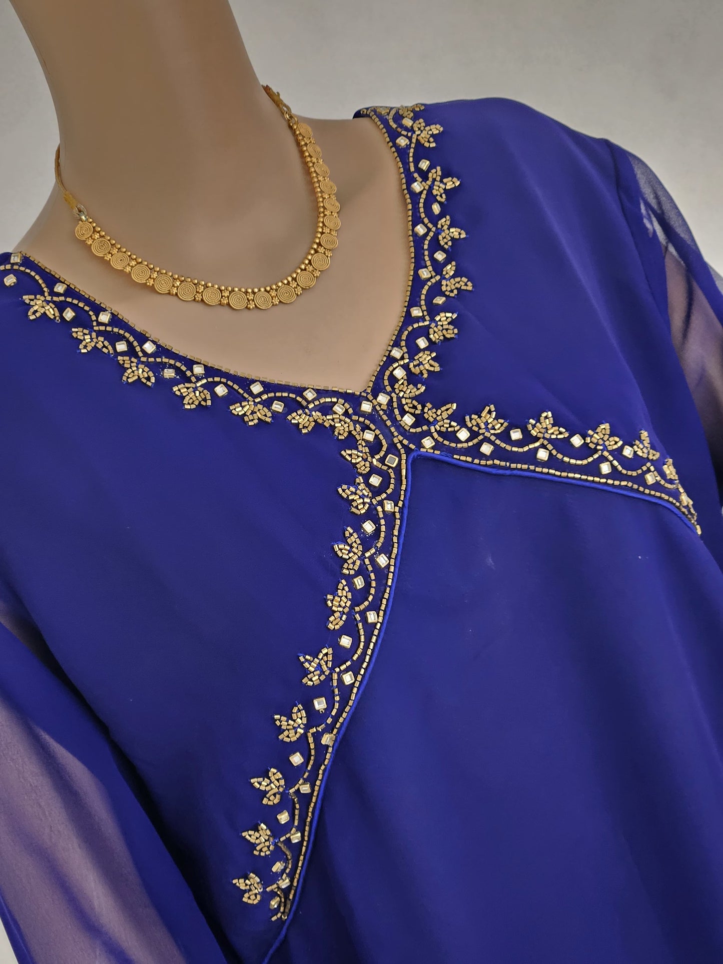 Hand worked designer Kurtis W5