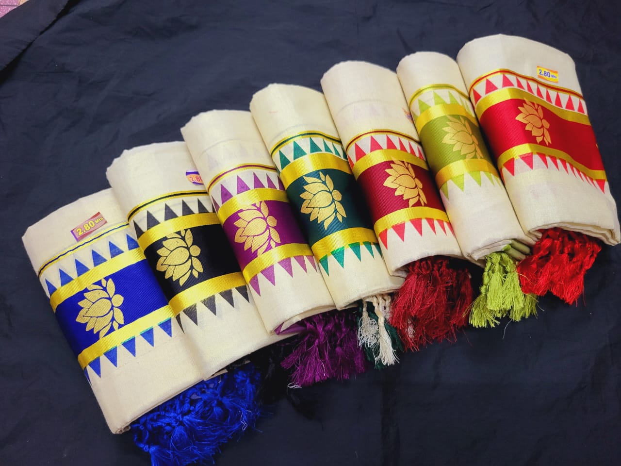 Golden tissue set mundu