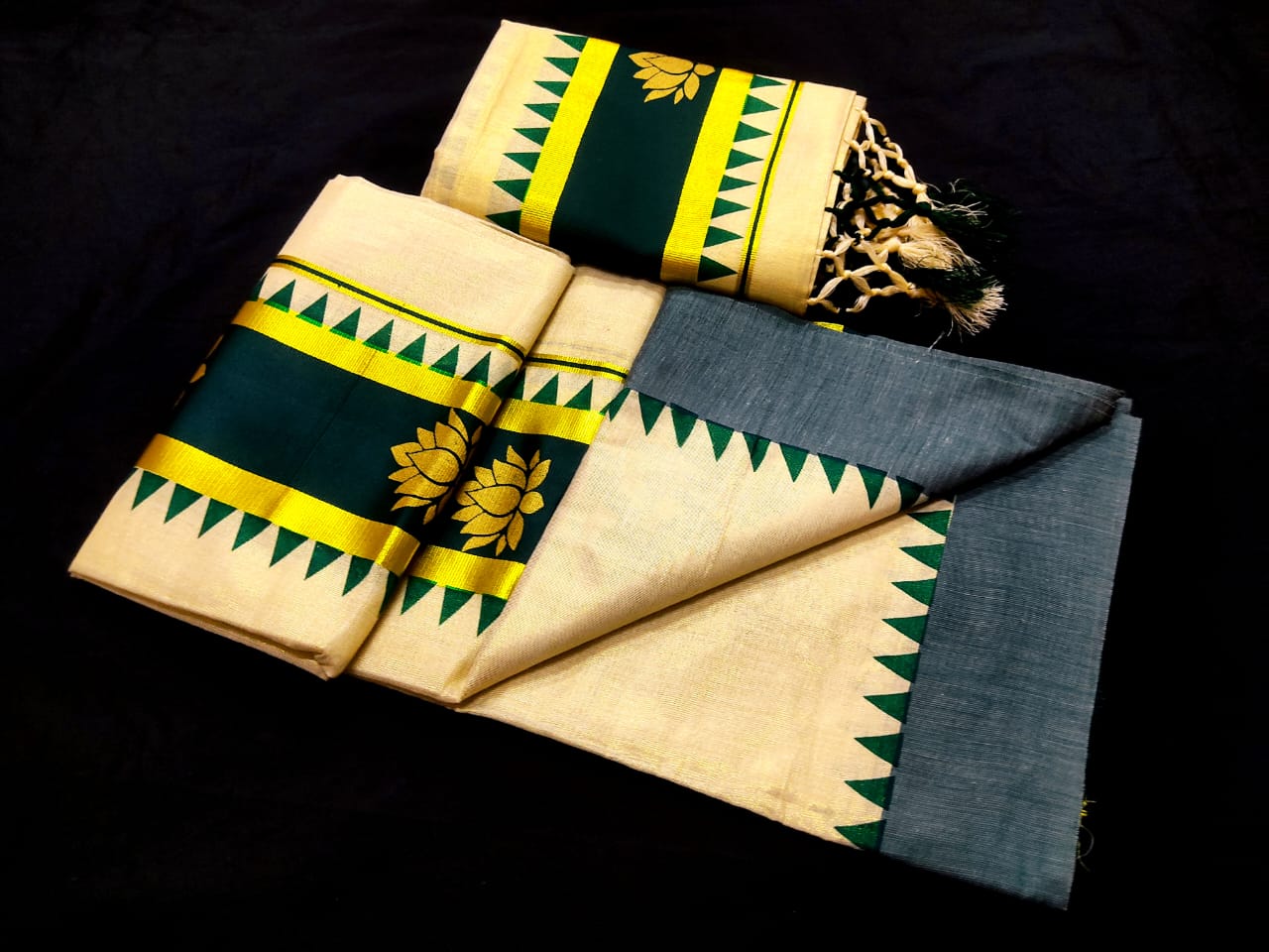 Golden tissue set mundu