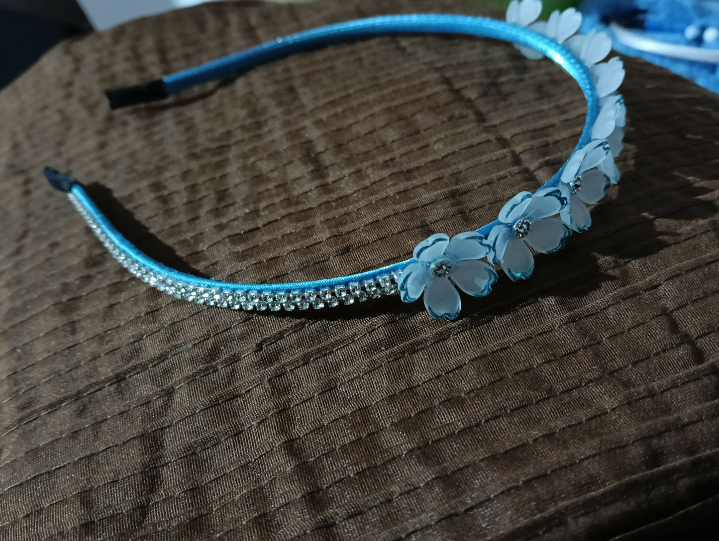 Tiyara flower hairband