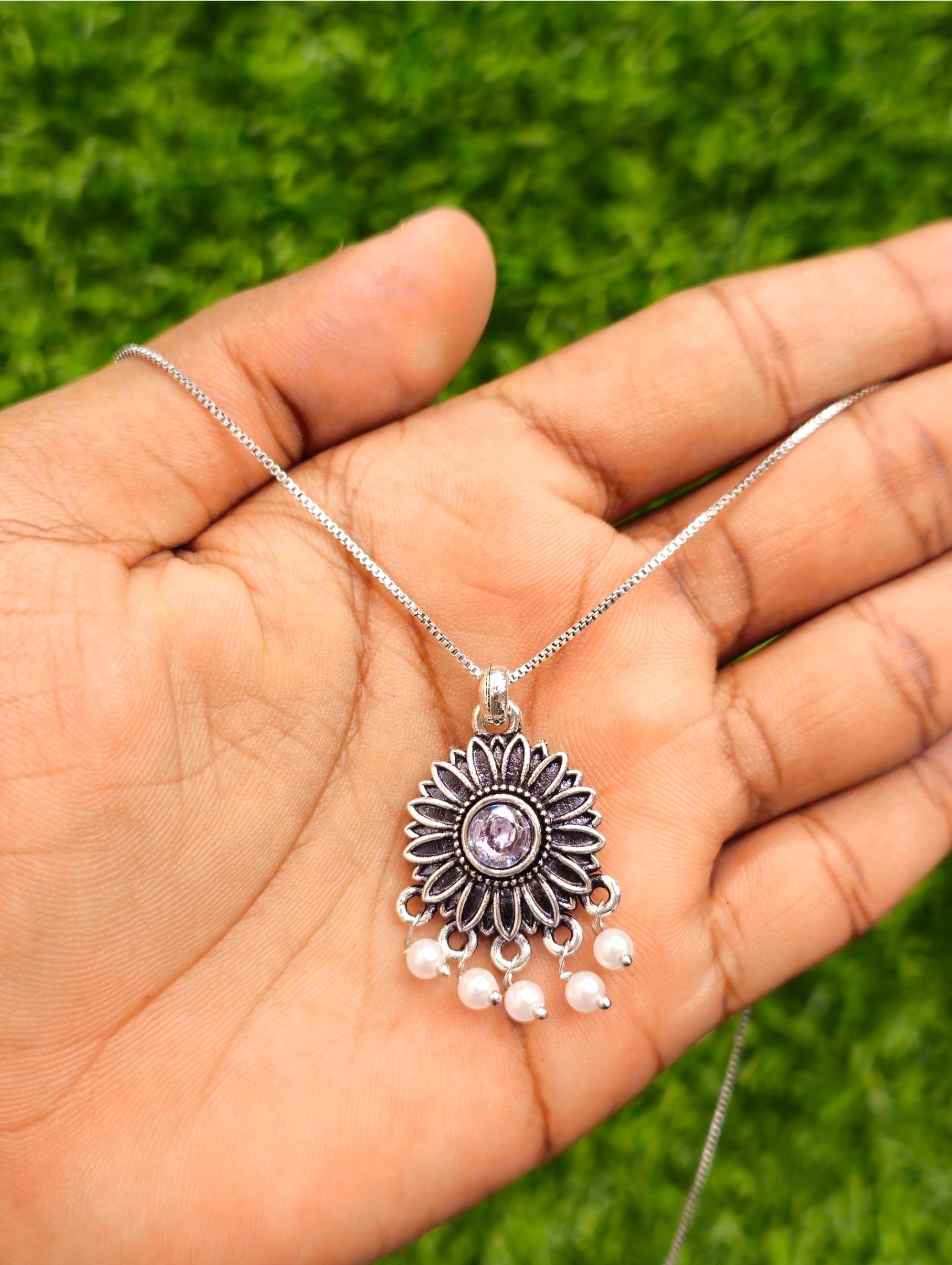 Lahariya Pendant P13