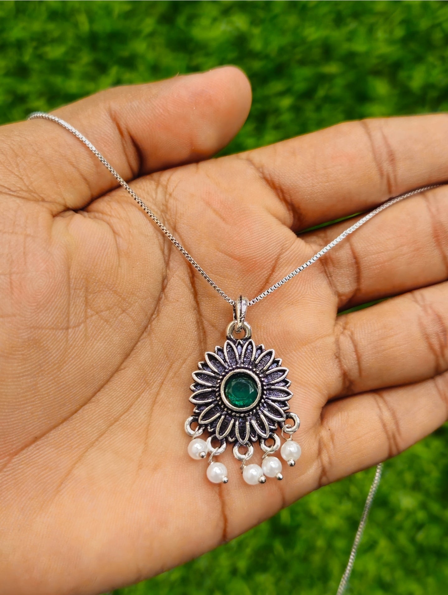 Lahariya Pendant P13