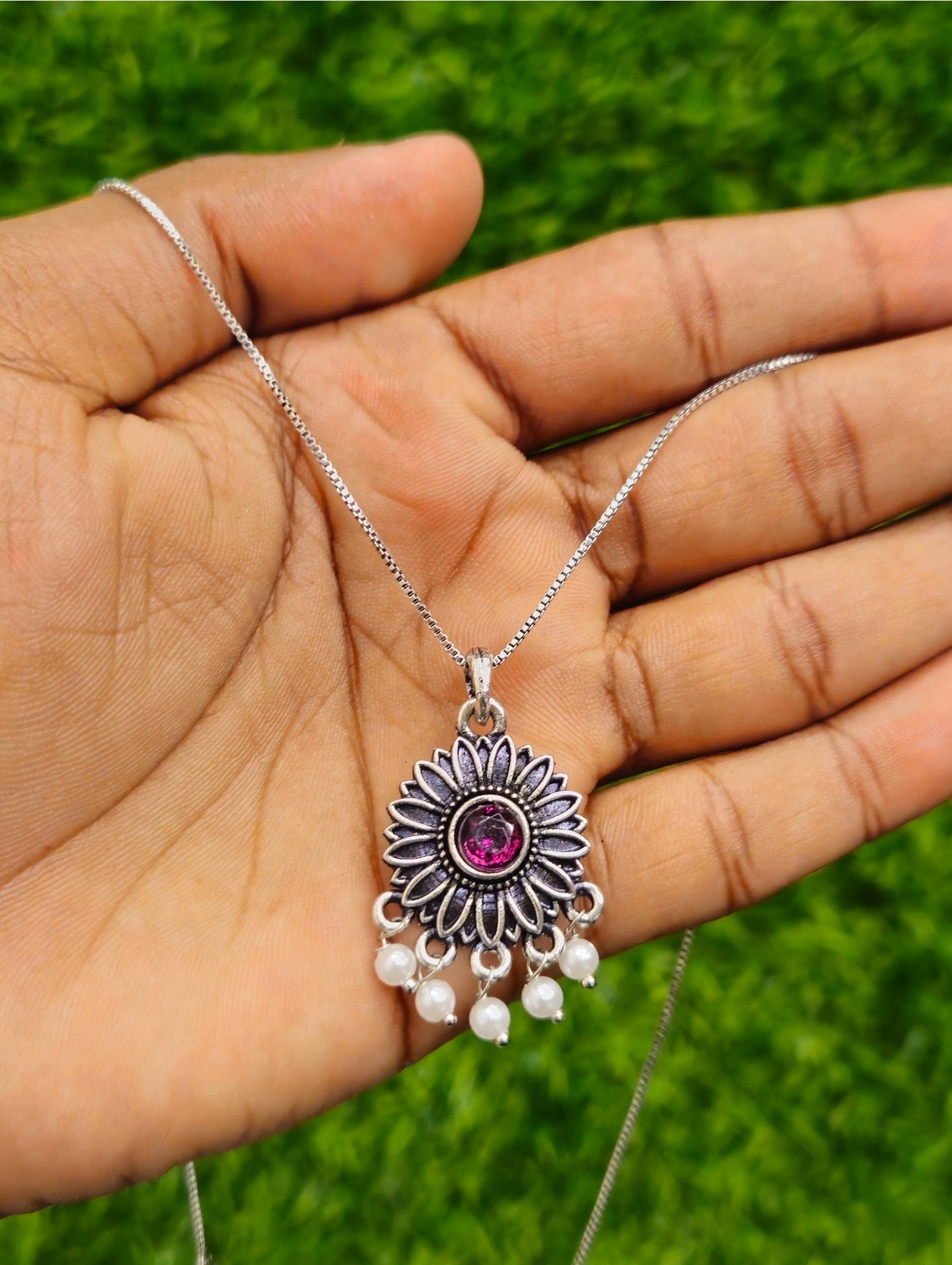 Lahariya Pendant P13