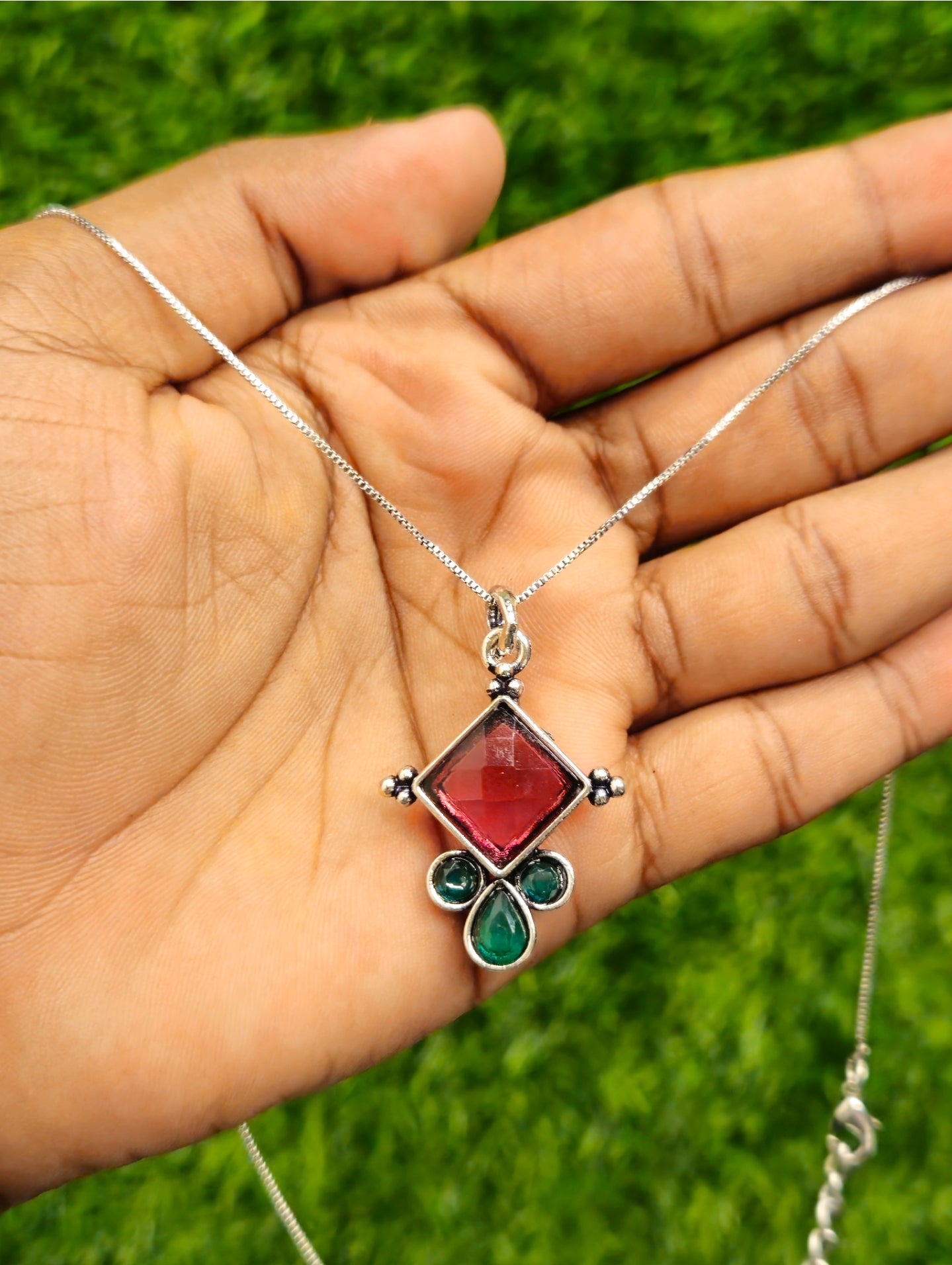 Lahariya Pendant P10