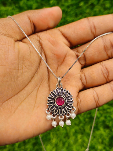 Lahariya Pendant P12